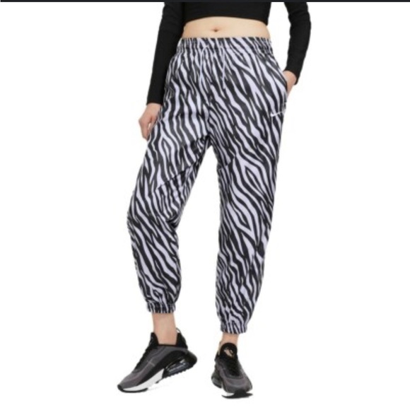 Nike Sportswear Icon Clash Joggers Purple Chalk Zebra size S NWT - Picture 1 of 10